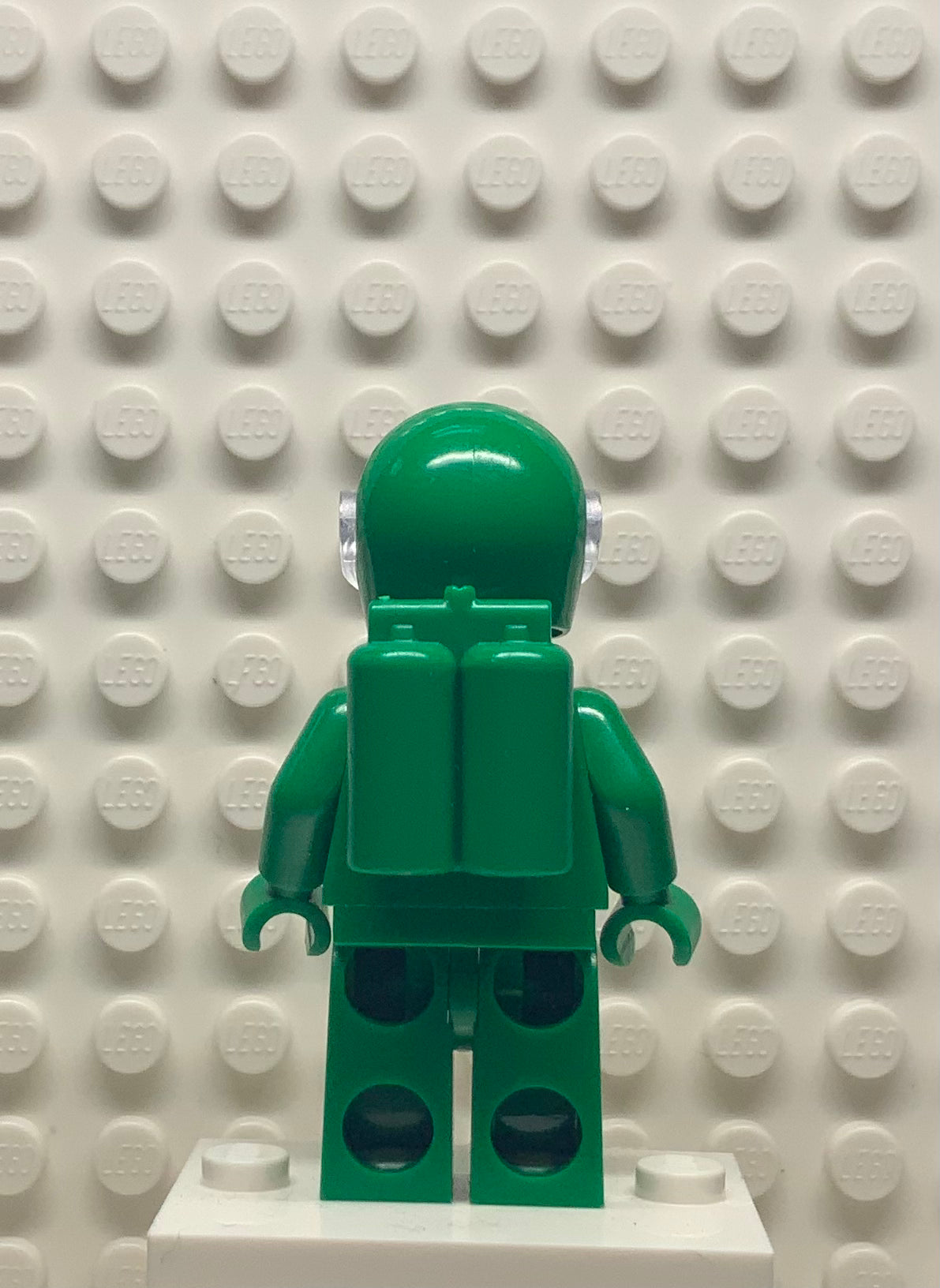 Classic Space-Green with Air Tanks and Motorcycle Helmet (Yve), idea008 - LEGO® Ideas Minifigure