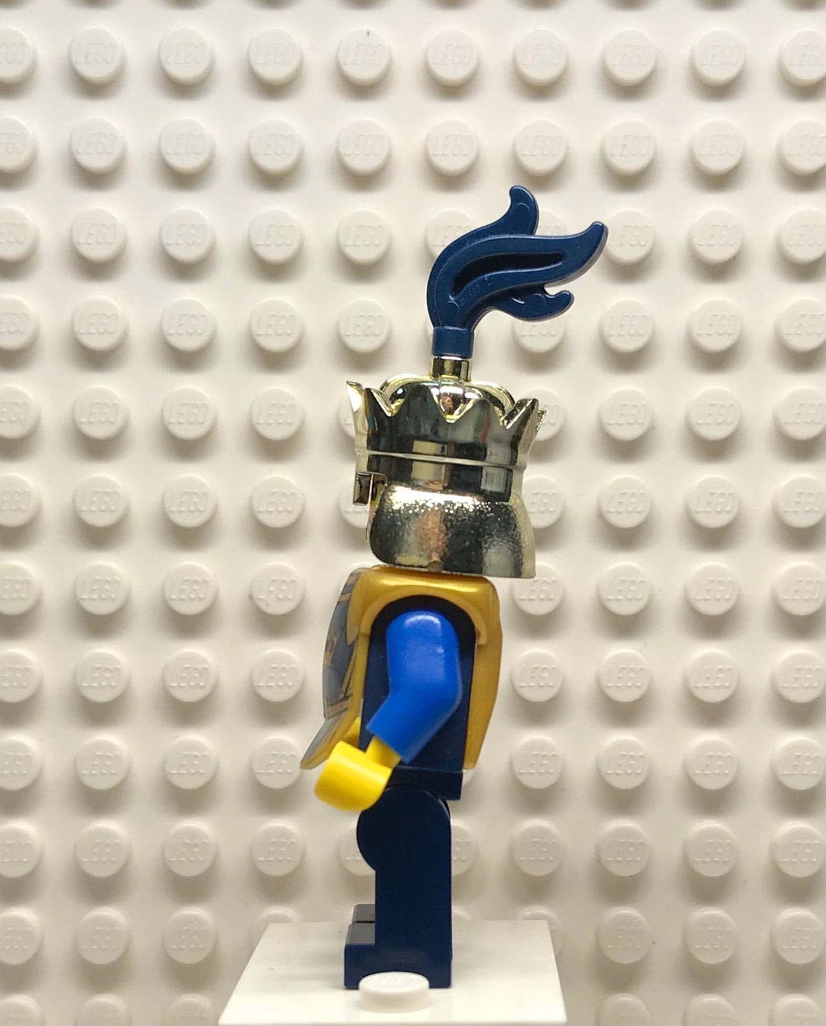 Fantasy Era, Crown King (Brutus), No Cape, Printed Legs, Dark Blue Plume, cas425
