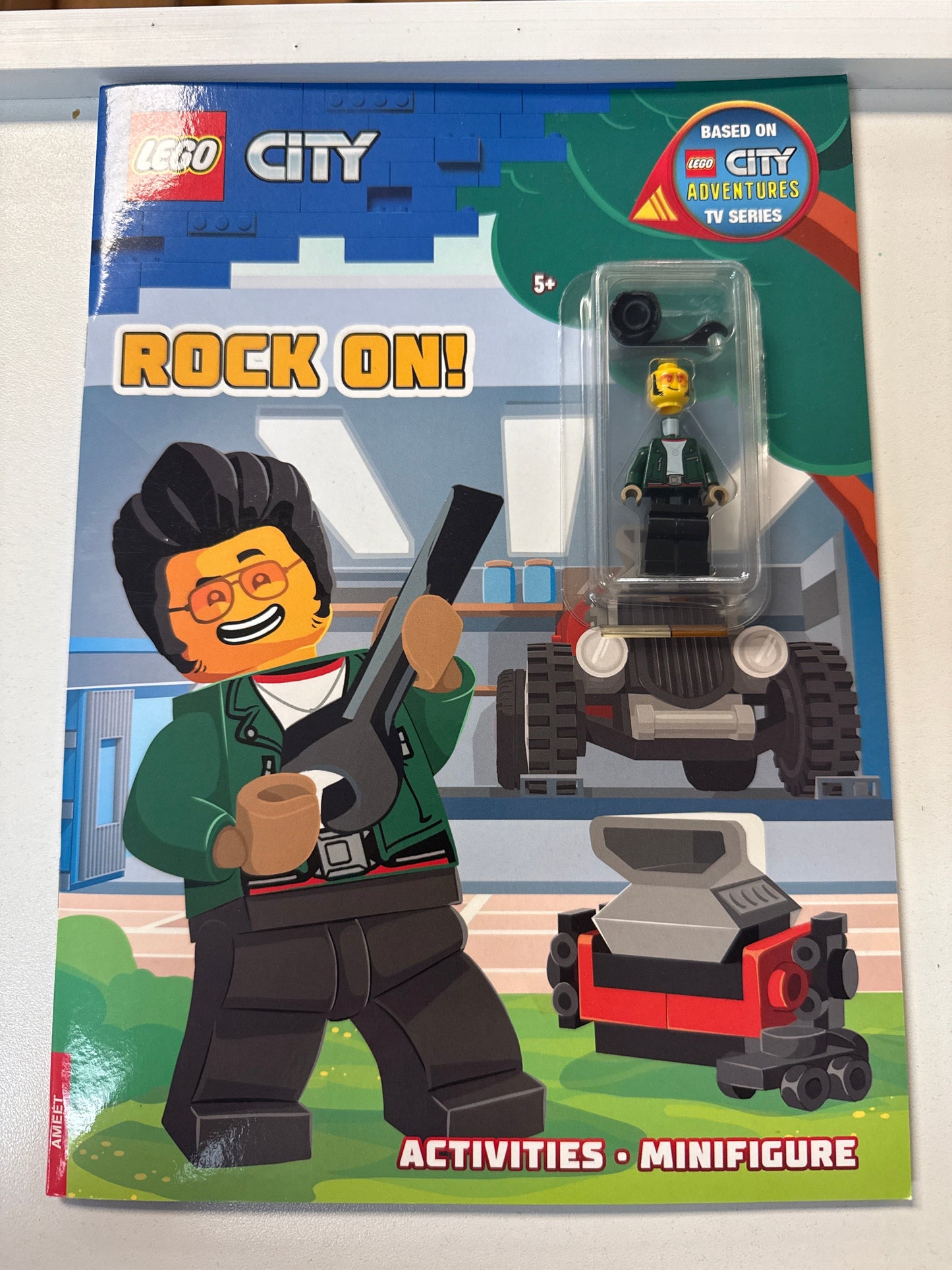 LEGO® City Book - Rock On! (Softcover) w/ MiniFig - Stuntz Driver Tread Octane