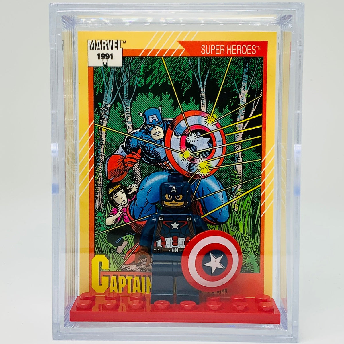 Captain America with Trading Card & Collector’s Case