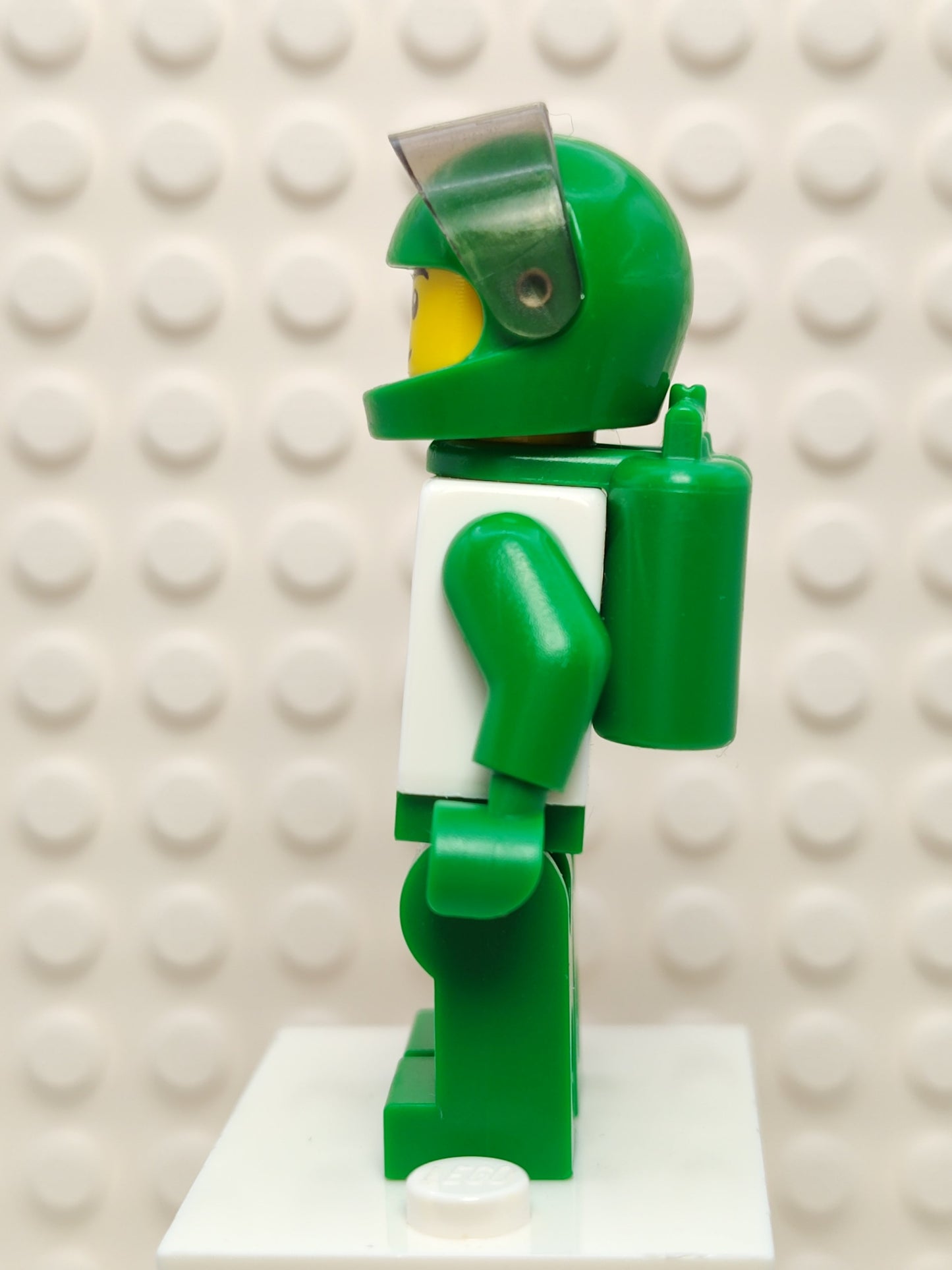 Statue - Futuron Green (Space), cty0582