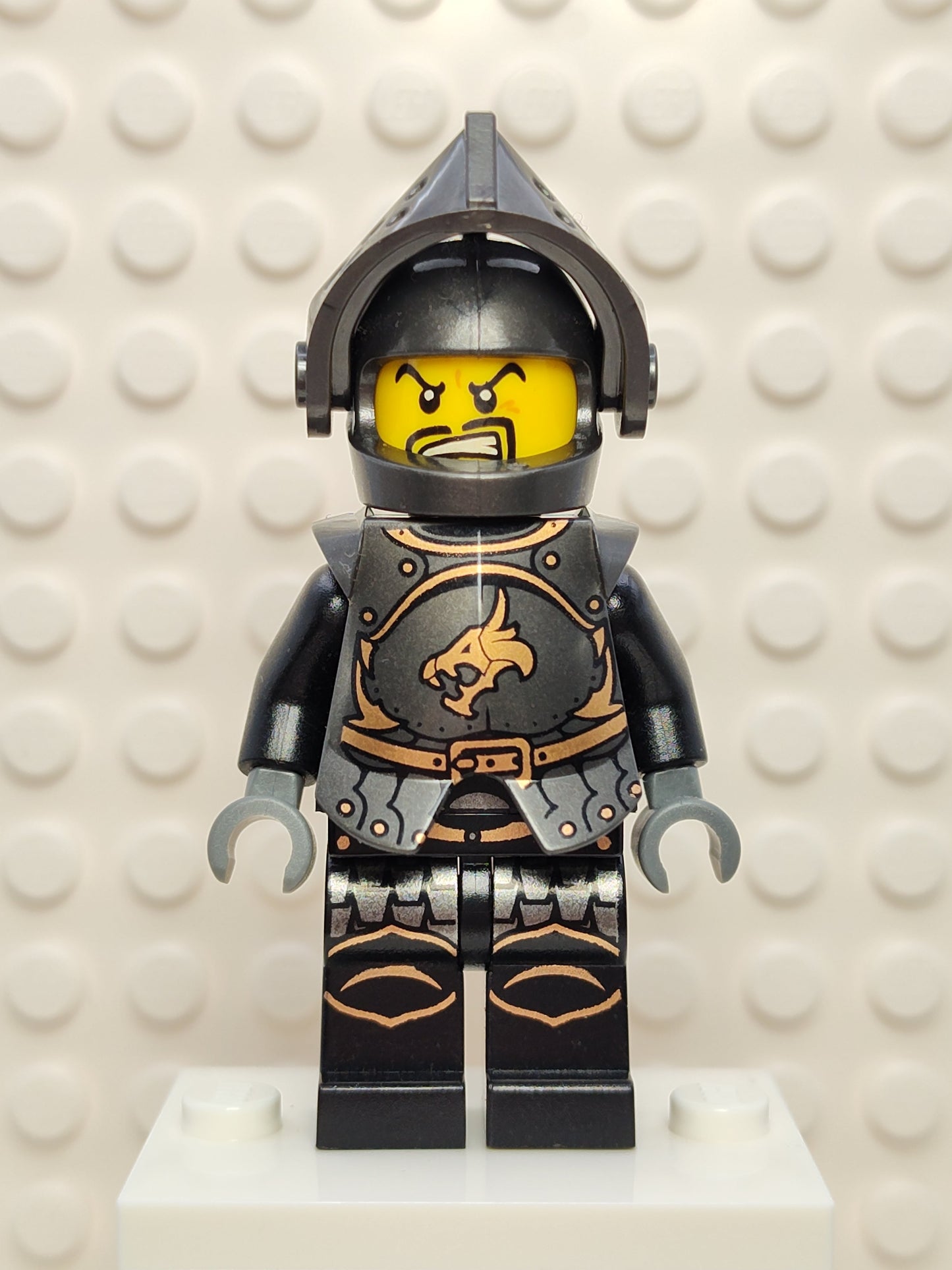 Dragon Knight Armor with Chain, cas495