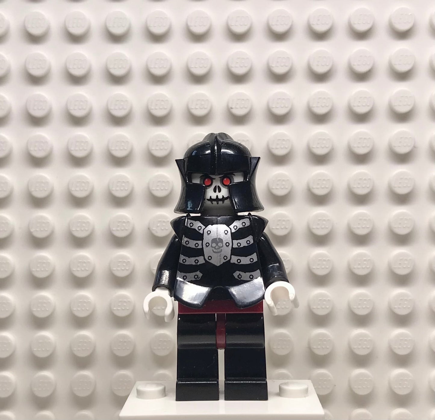 Fantasy Era, Skeleton Warrior 4, White, Black Breastplate and Helmet, Dark Red Hips and Black Legs, cas330