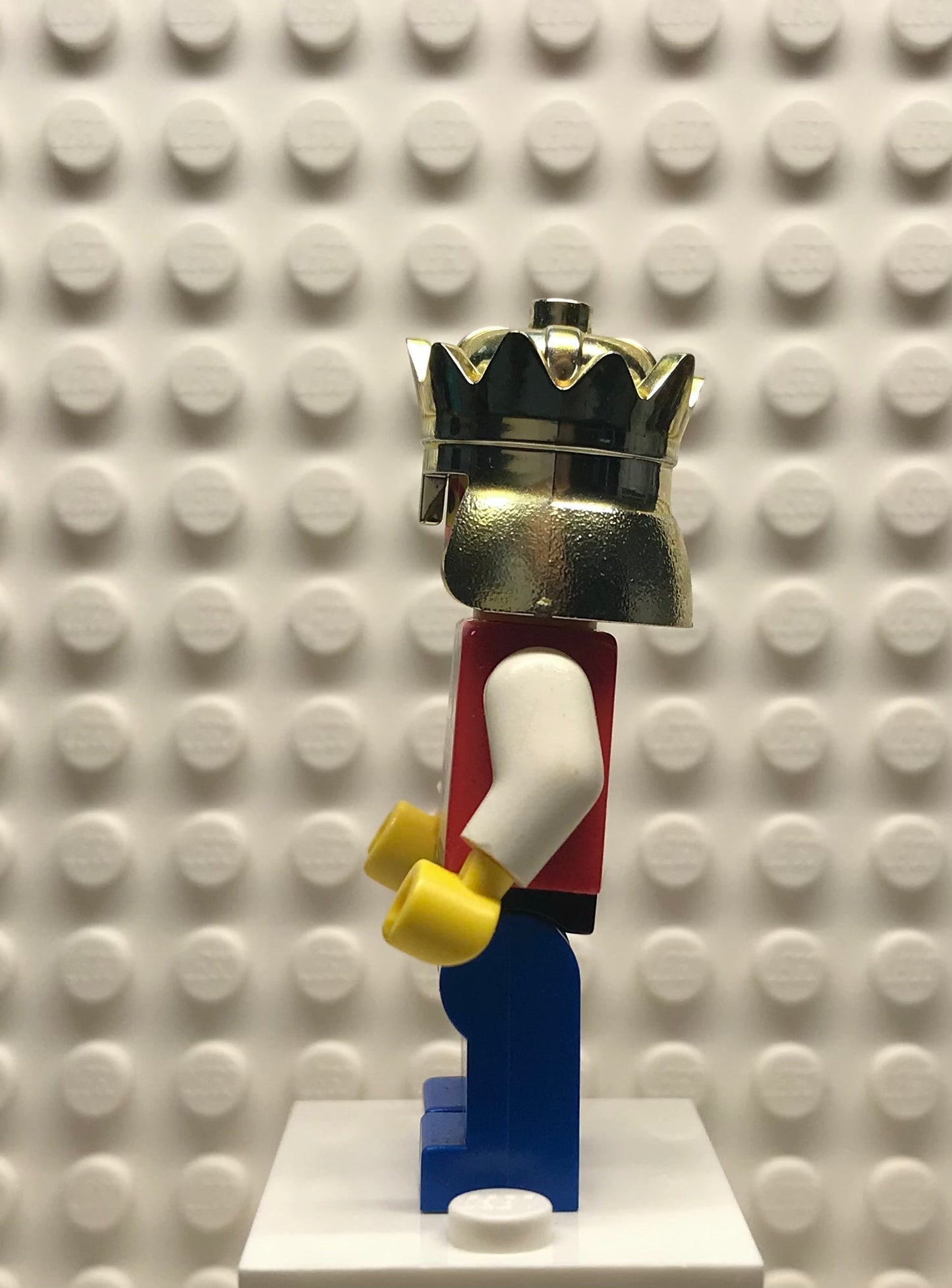 Royal Knights, King, Chrome Gold Crown, Lion Crest, Black Hips, Blue Legs, cas552